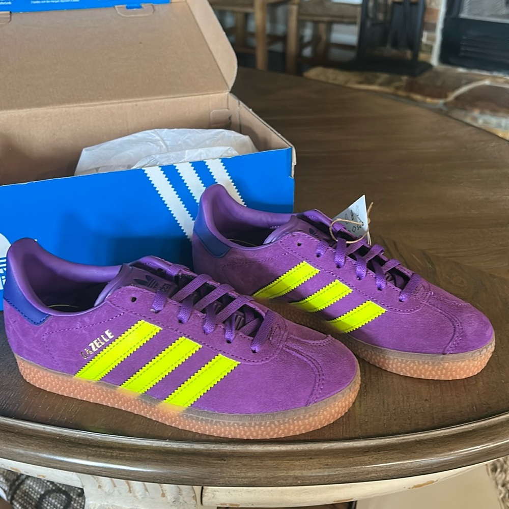 Adidas Gazelle C girls size 2 NWB